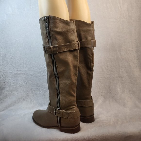 * Comfortable Beige Knee High Flat Riding Boots - Picture 6 of 8